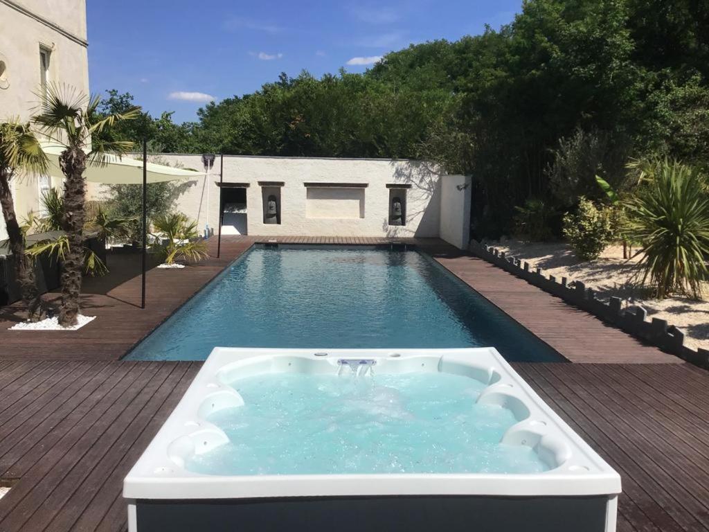 Magnifique Villa Avec Piscine Chauffee Et Jacuzzi Anche  Экстерьер фото