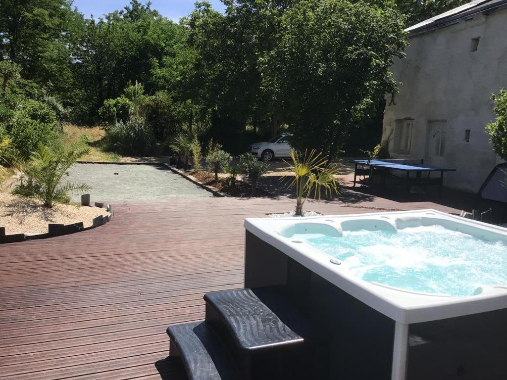 Magnifique Villa Avec Piscine Chauffee Et Jacuzzi Anche  Экстерьер фото